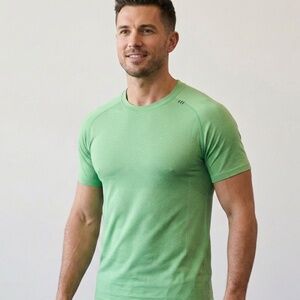 LULULEMON MEN´S SHORT SLEEVE SHIRT